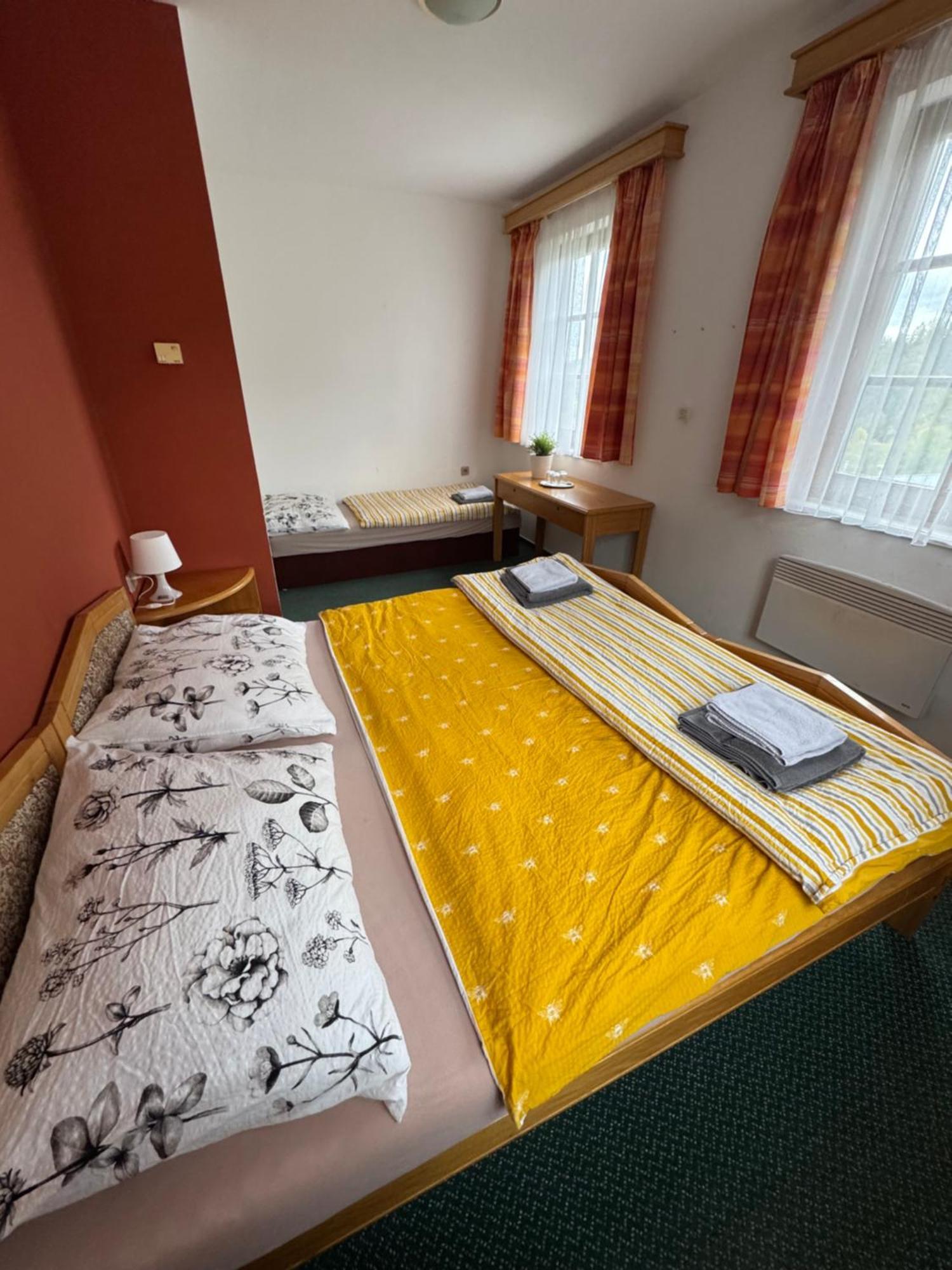 Hotel Lucni Dum Janské Lázně Habitación foto