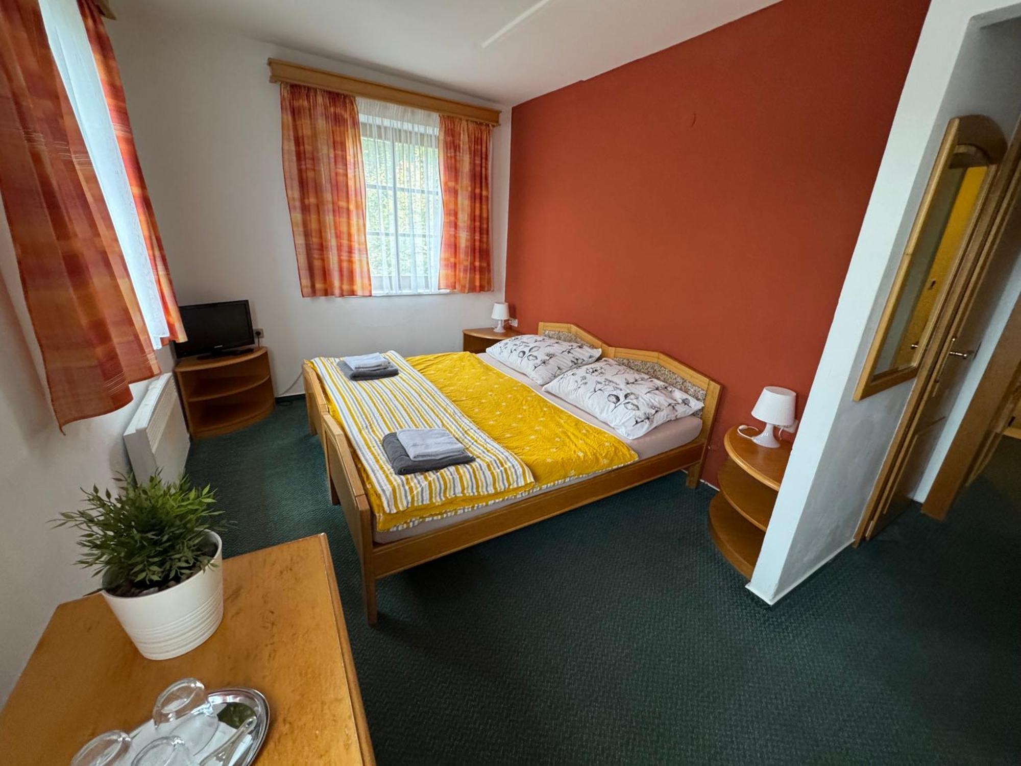 Hotel Lucni Dum Janské Lázně Habitación foto