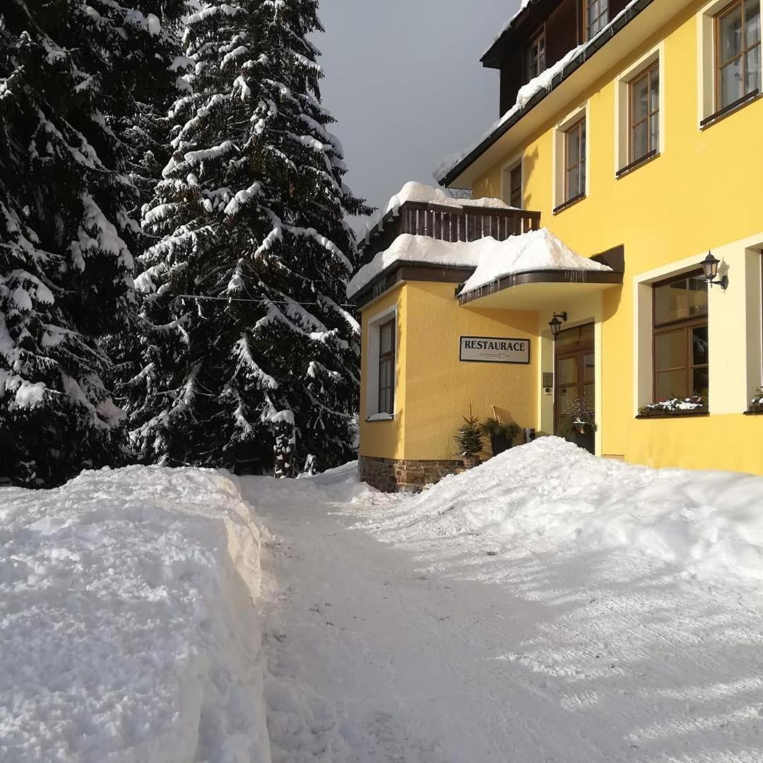 Hotel Lucni Dum Janské Lázně Exterior foto