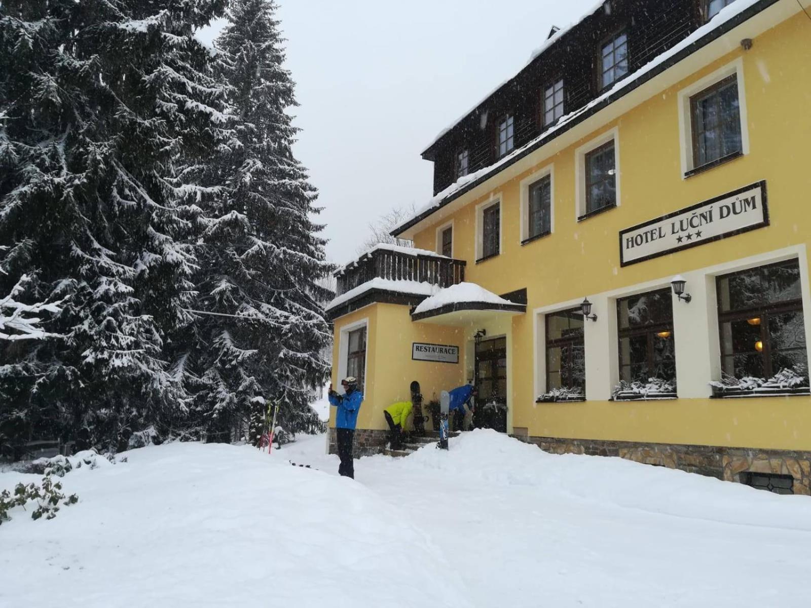 Hotel Lucni Dum Janské Lázně Exterior foto